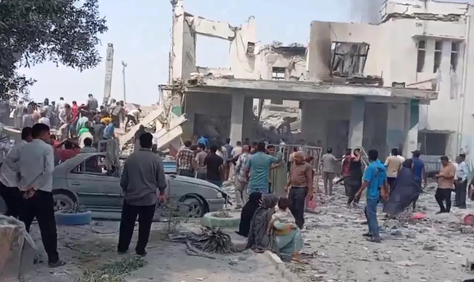 伤其十指，不如断其一指。伊朗和美国以色列对阵，等于“和海龙王比宝”。应该跟着解放