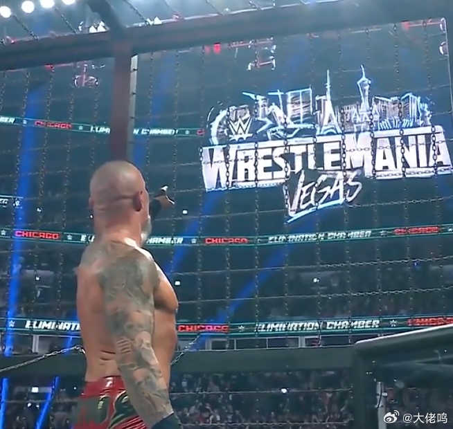 今年的铁笼密室淘汰赛 不算垃，尤其是男子赛，俩大惊喜：1，塞斯黑衣人回归！2，兰