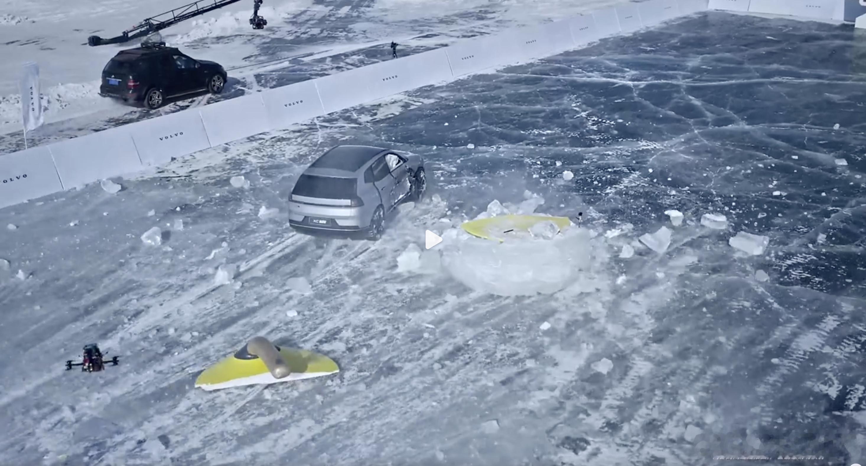 五年了沃尔沃总裁怎么还在玩命总裁亲自下场实测，这次硬刚6.5吨巨型冰壶撞击，这一