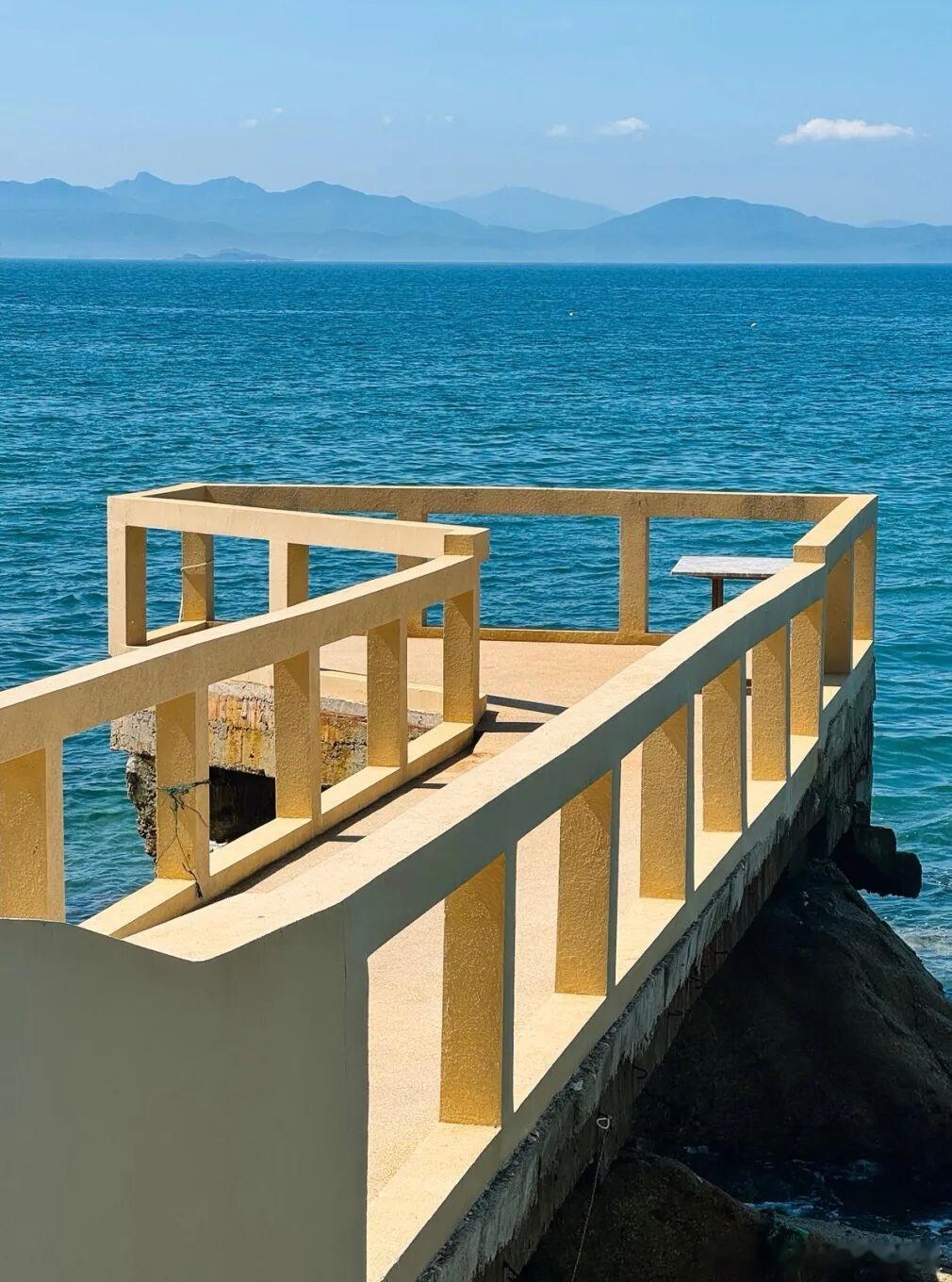 估值方法不止“拍脑袋”，初创企业融资可参考：1.PE估值法（利润×市盈率），无盈