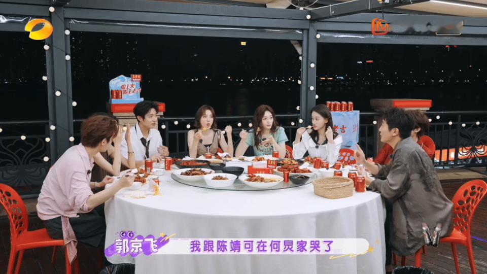 长沙有奇人何炅几十年容颜没什么变化，这也太让人羡慕了 ​​​
