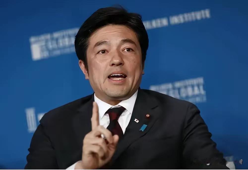 中山秀泰，就是那个在2021年说“台湾与日本很近，就像鼻尖到嘴巴，所以日本会把台