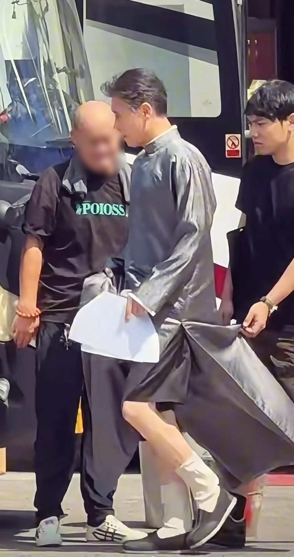 想要李乃文同款小助理李乃文的小助理无处不在，眼里满满的都是活，李叔快给小助理➕?