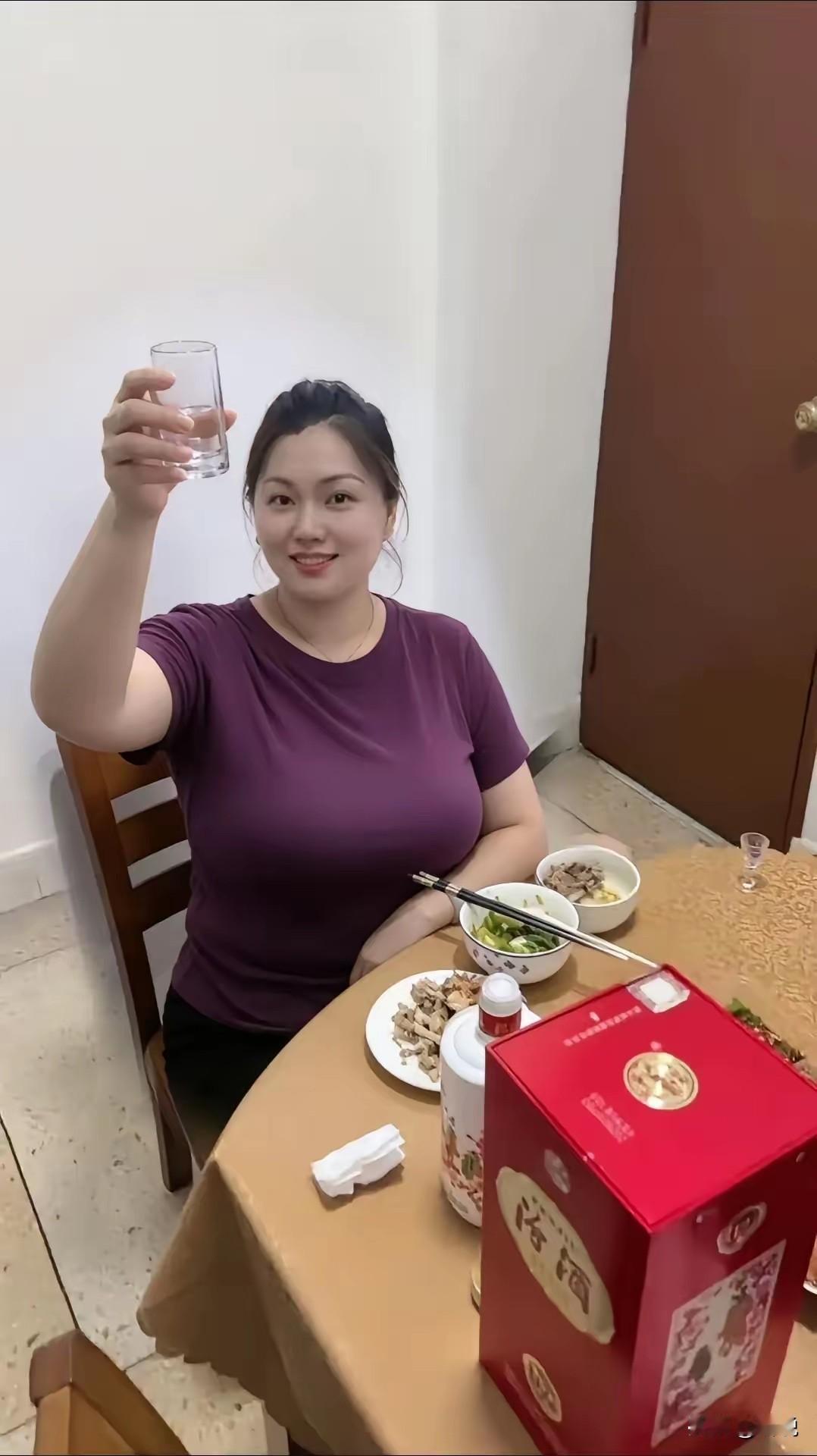 成年人的快乐从一杯酒开始
