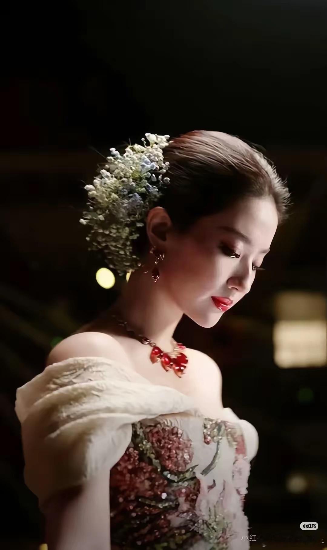 香港灾情赵露思捐一百万我震惊张柏芝捐了一百万我震惊而看到刘亦菲一声不吭在11月2