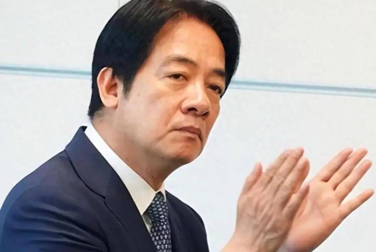 最大的台独分子，再也藏不住尾巴，终于露出来了肮脏的脑袋！原来，最大的台独分子不都