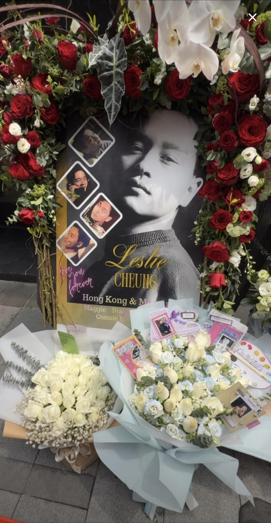 看到今天在香港文华东方酒店和红磡体育馆外维多利亚港络绎不绝前来拜祭哥哥张国荣的人