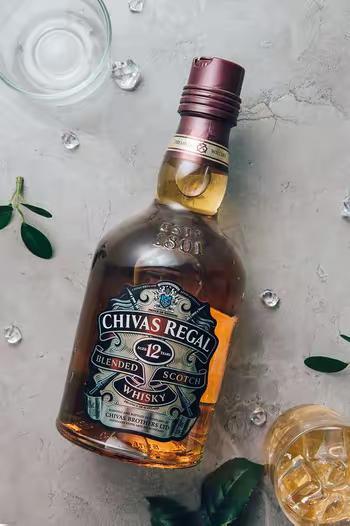 炒股票的六条铁律。​​1. 趋势是爷，别跟它对着干。下跌的股票就像掉下来的飞刀，