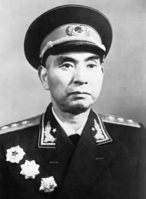 1950年，二野五兵团侦察处长魏鸣森，被临时叫去修理卡车，车子修好后，他不经意间