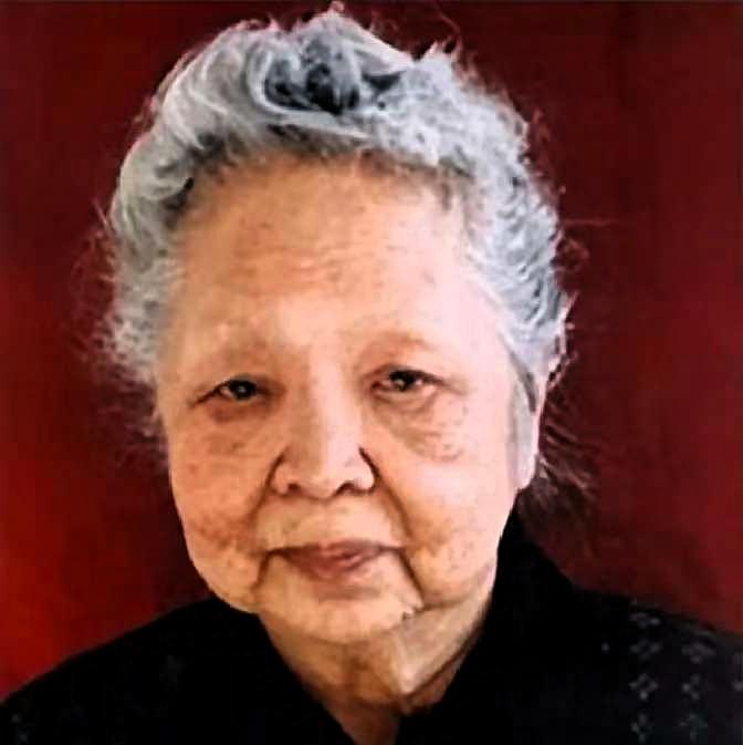 致敬林兰英！
她把“芯片希望”藏在药盒里带回祖国
 
1957年美国旧金山海关，