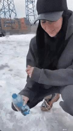 女人的思维与男人的思维果然是不同的！[捂脸]