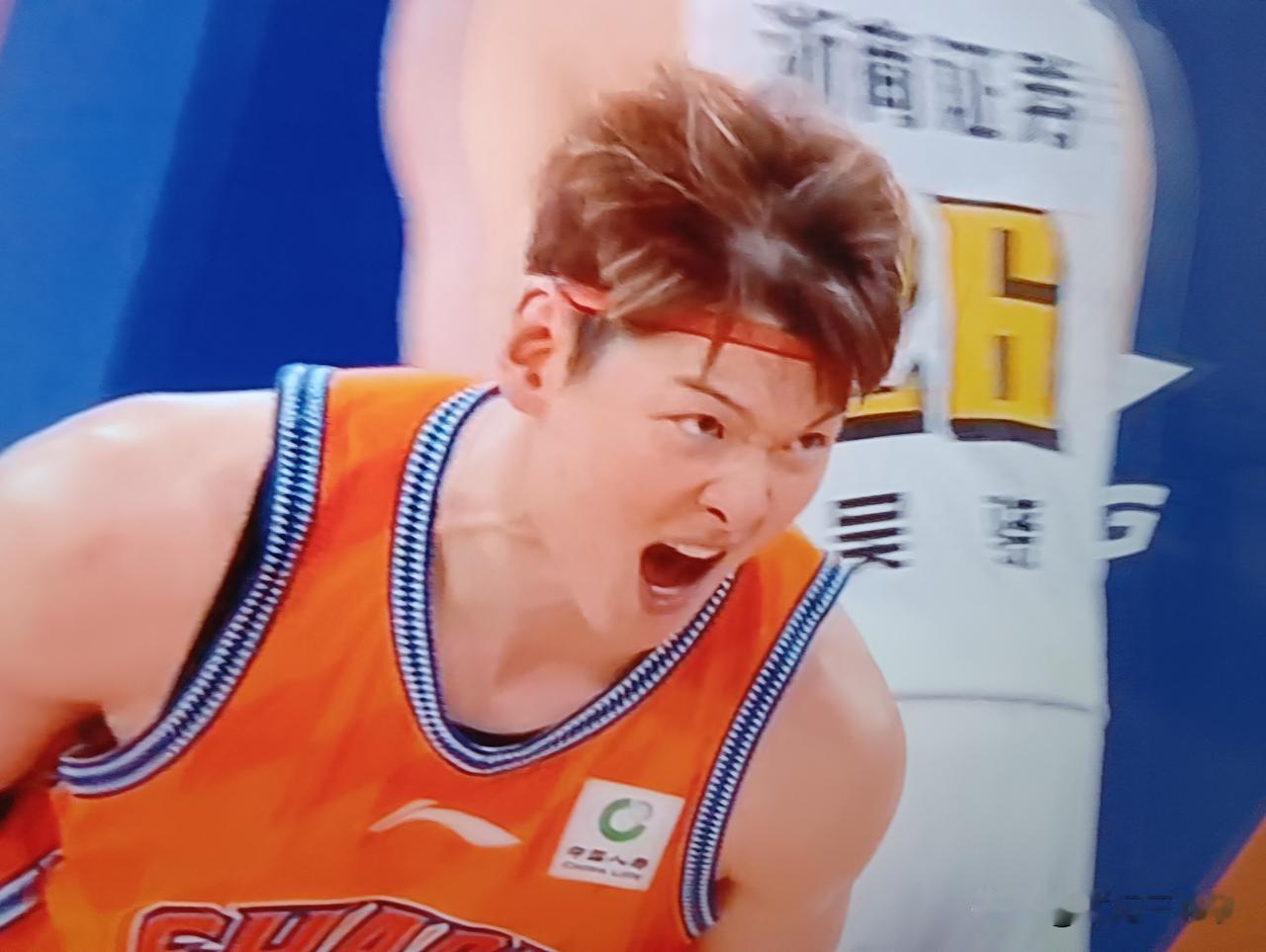 小编联赛前就分析的那样，虽然大多数球迷认为本赛季有四支夺冠球队～上海男篮，广东男