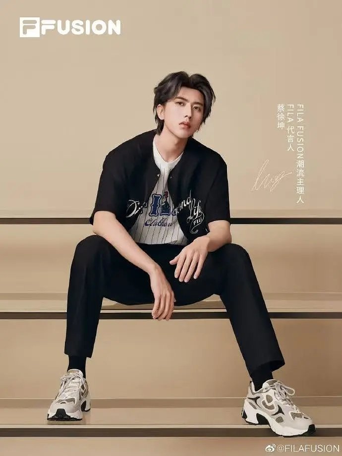 老🐉fila这个怎么看上去像短代🐉丝也无需挽尊是双t了，很明显的后缀啊fil