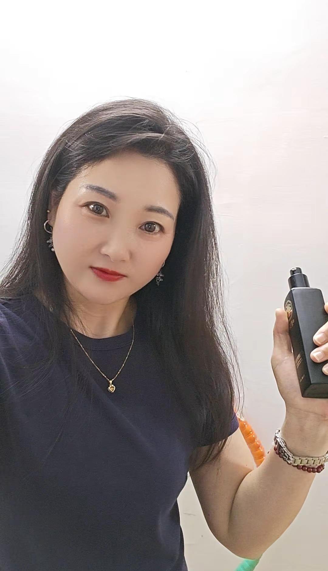 趁年轻多拍几张美照留底🙊多年以后不记得曾，经年轻时是啥样，可以翻出来对比😜就