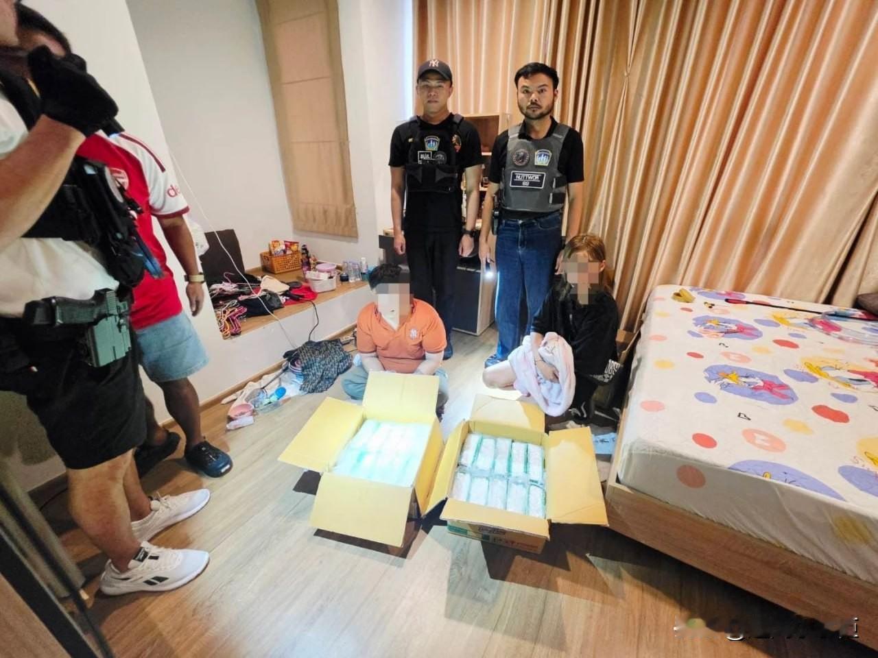 9月11日，泰国警方对外通报，接连破获两起重大毒品案件，合计查获冰毒640公斤、