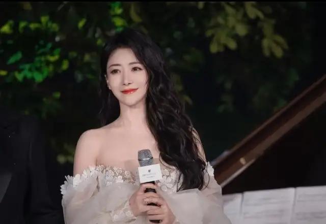 陈紫涵的事情
给女性同胞们打了个预防针

那就是不要仗着自己年轻，
不把生孩子的