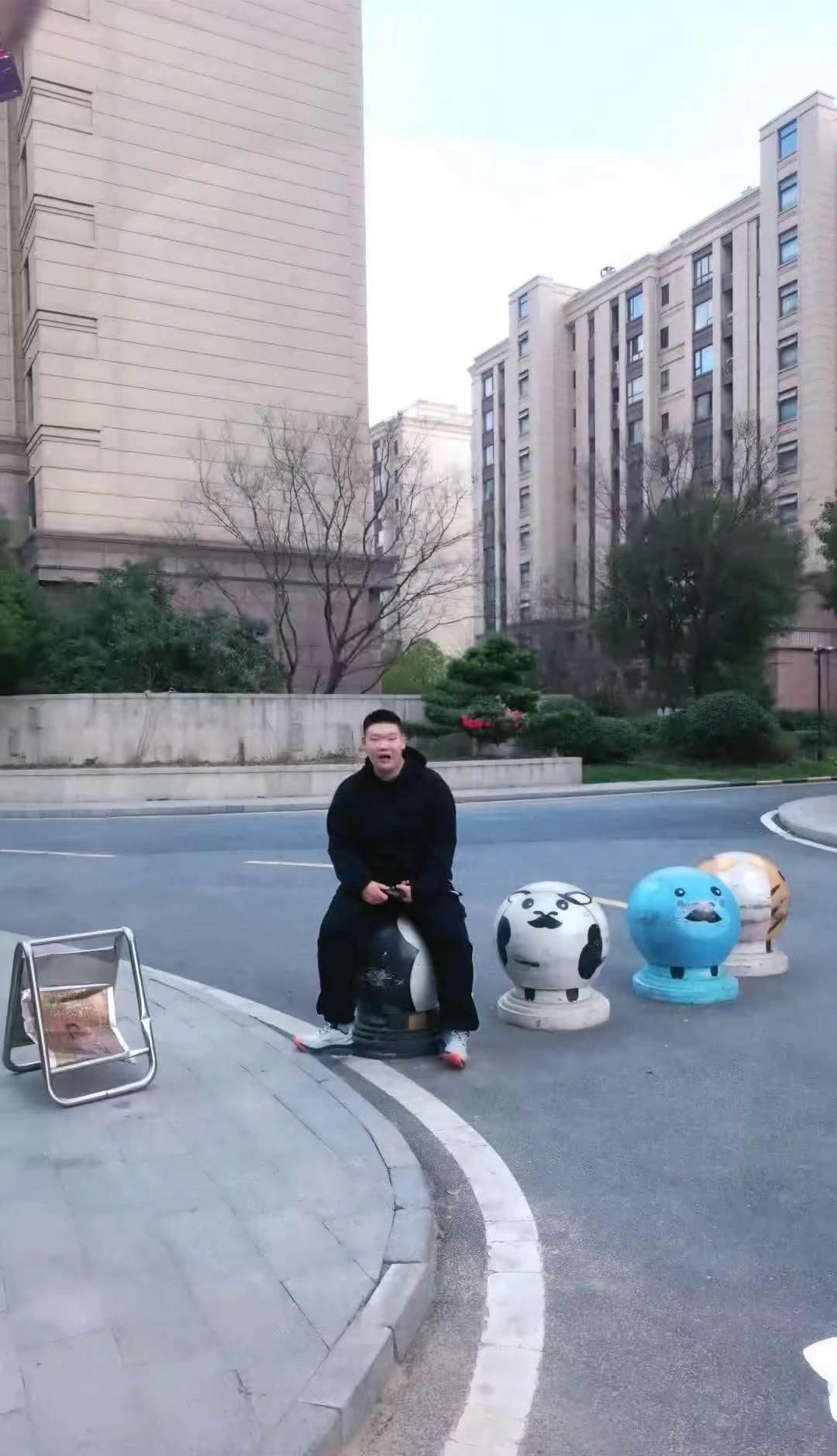 “你凭什么来衡量我，你又为什么来衡量我？” 13岁男孩力挽狂澜救下一车人