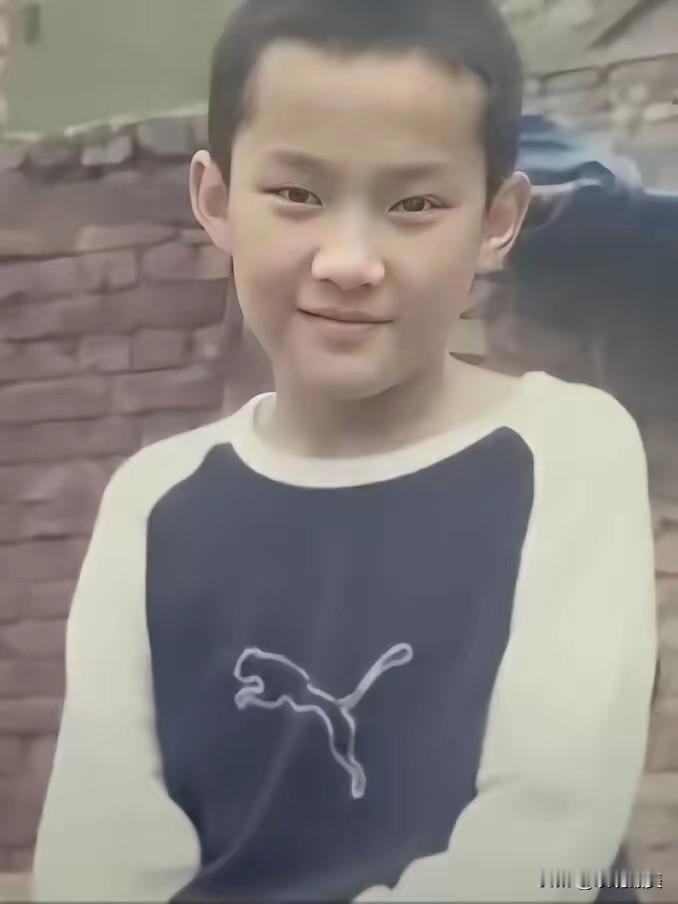 看了孙割的原生家庭后，
就会明白他的小作文为什么写的那么好！
他的父母从来都不是