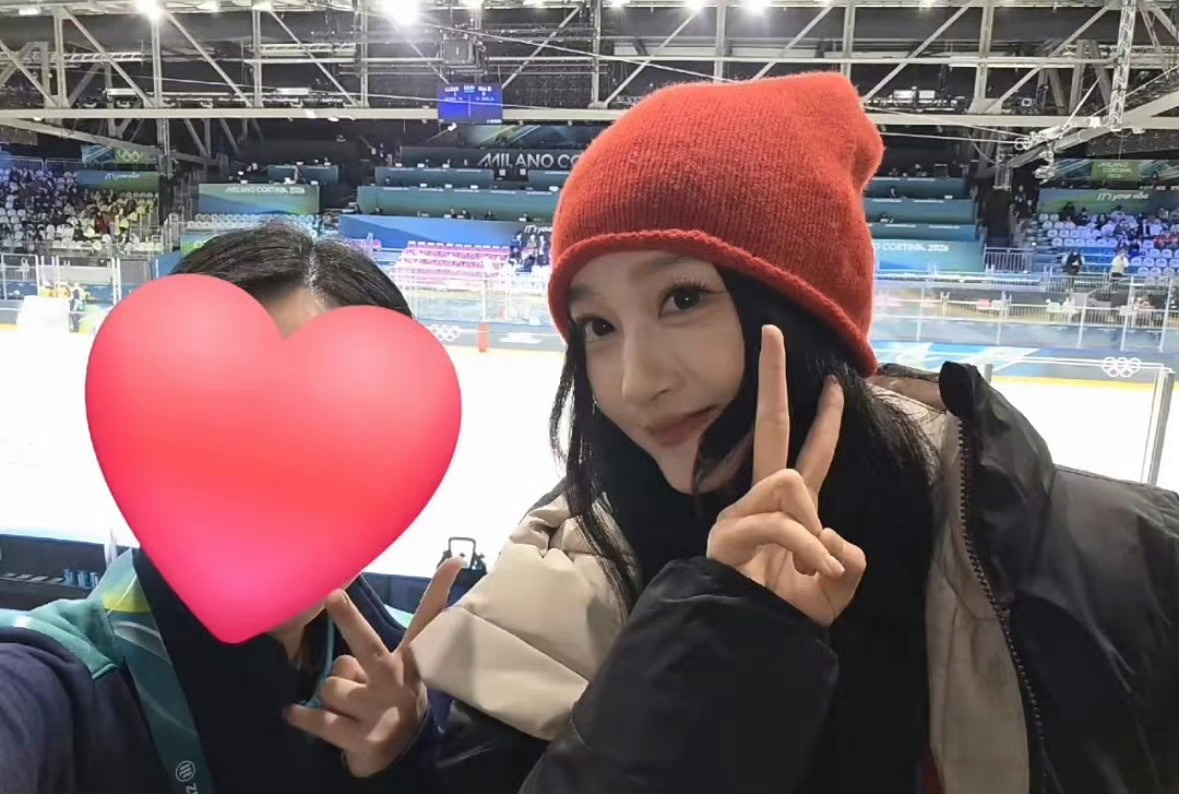 米兰冬奥会偶遇关晓彤