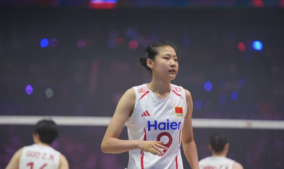 世界女排联赛南京站的比拼当中，中国女排是在第三轮交锋当中迎来了目前对阵的实力最强