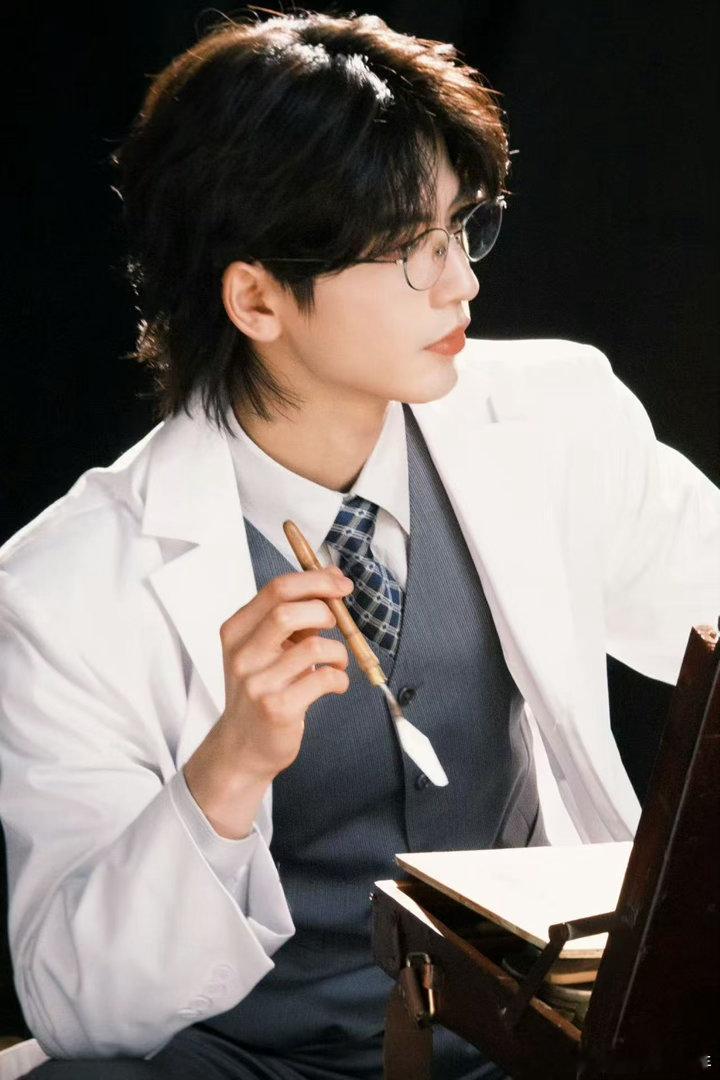 全世界第一好哄之人这一秒好哄全网公认最好哄的慕容清峄，对外满身刺从不退让，素素流