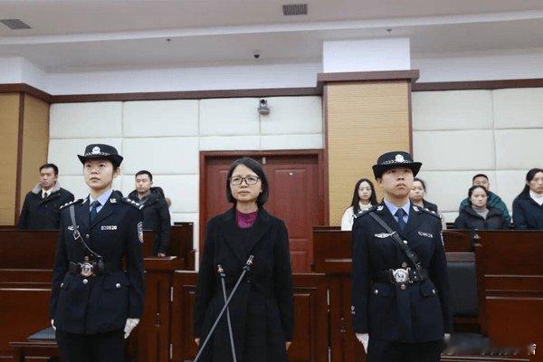 半个多亿 判十四年还真不多......搜狐新闻:【受贿5448万余元，贵州省卫健