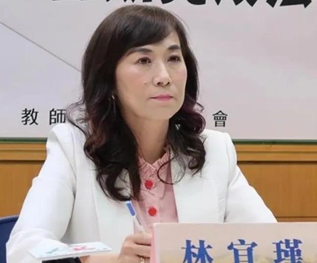 又一个台独分子跳出来刷存在感了。民进党藉“立委”林宜瑾宣称，她发起联署将《台湾地