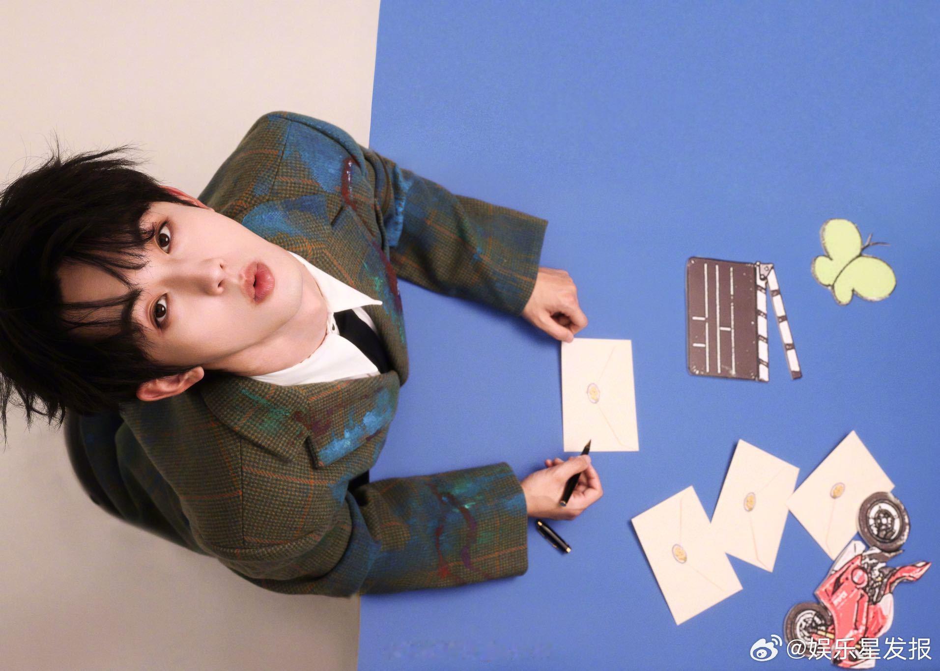 郭俊辰居然出道十年了十年磨一剑！想到郭俊辰第一次进入大众视野还带着青涩，如今每个