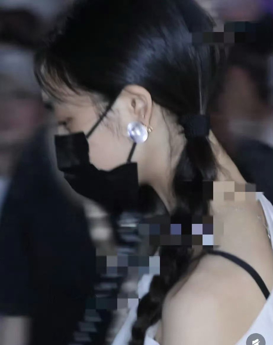 黄多多龙珠耳钉 感觉要掀起一波带货狂潮啦我也想买同款耳钉了 