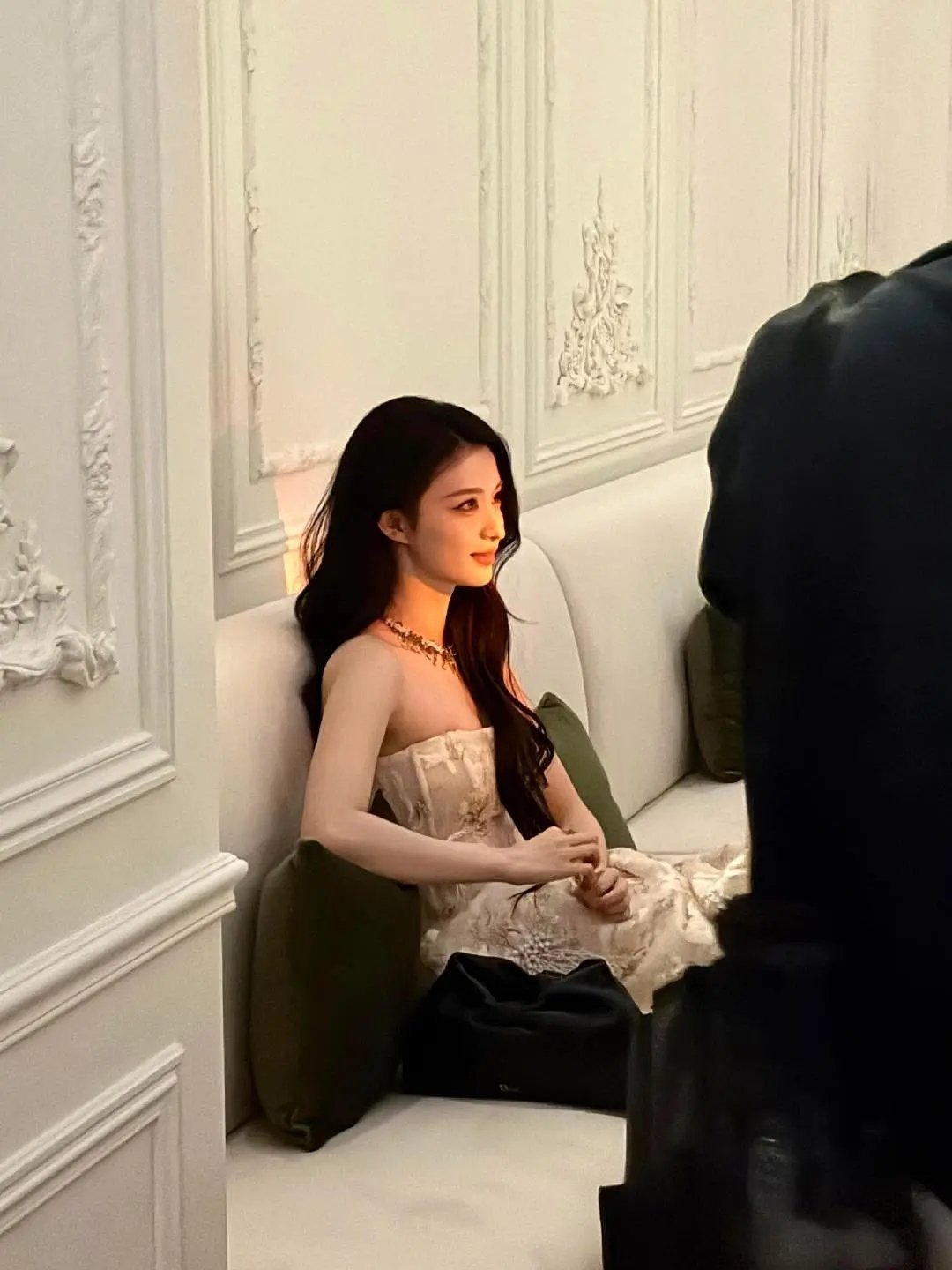 别再吹「不用修、不用摆」的神图了！王楚然美是真的美，但营销过度真的会劝退路人啊?