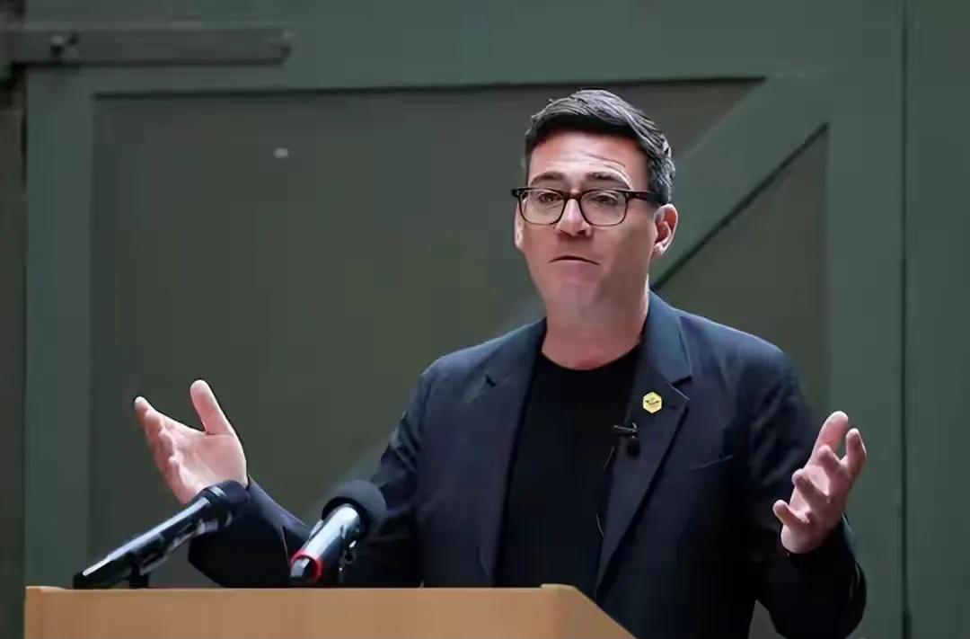 欠中资的钱怎么办？英国新首相就职演讲:英国要向世界证明，会重归稳定。

新首相伯