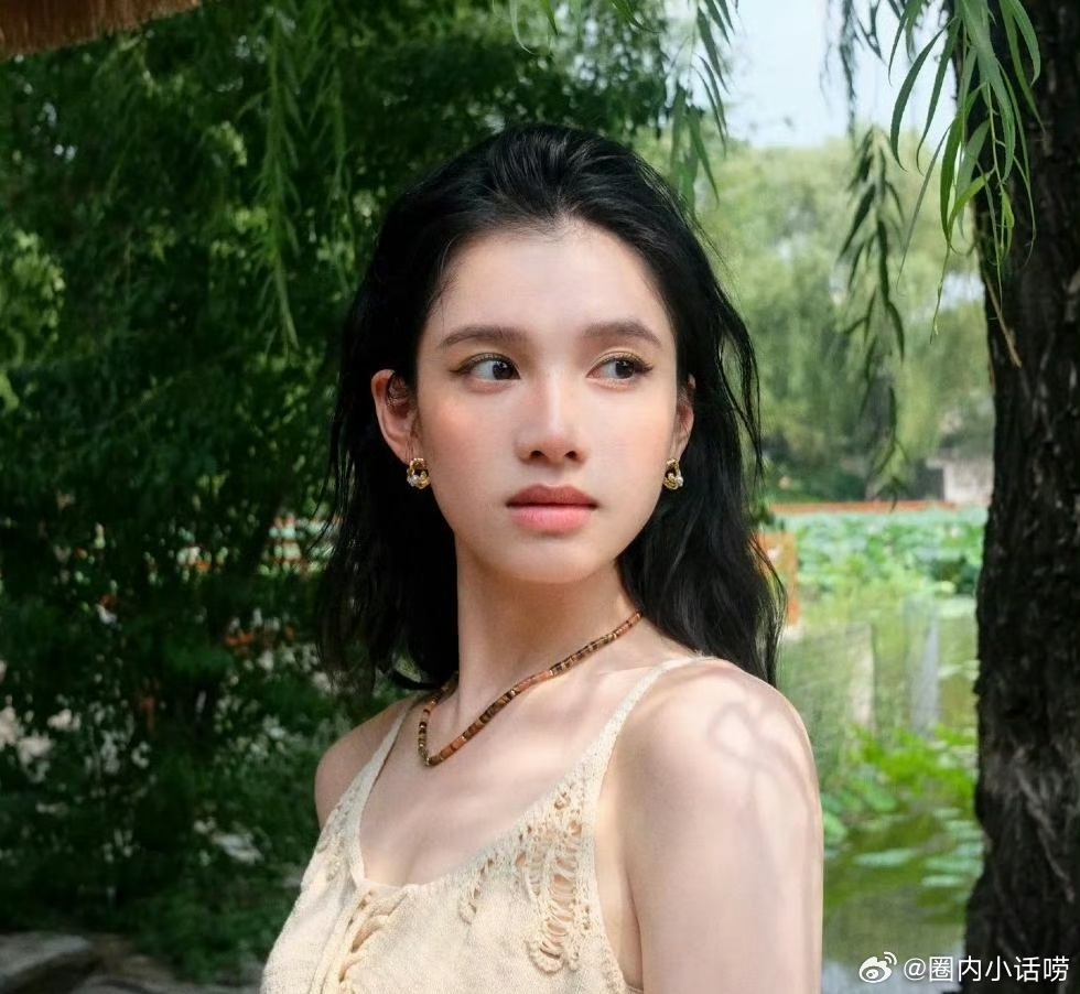 为啥周也张婧仪在95花中突然没声了，现在讨论热门95花变成孟子义、田曦薇、卢昱晓