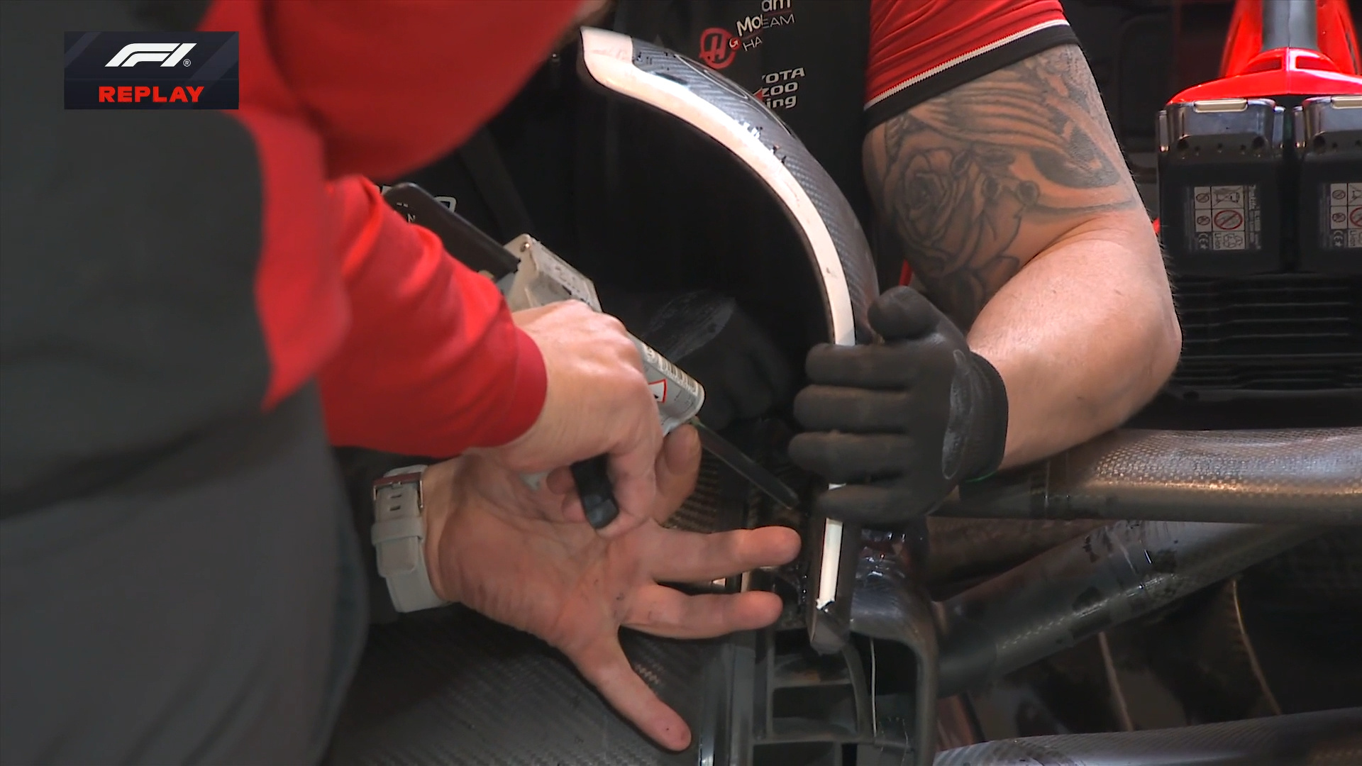 胶水粘不牢贝尔曼右前轮的整流罩