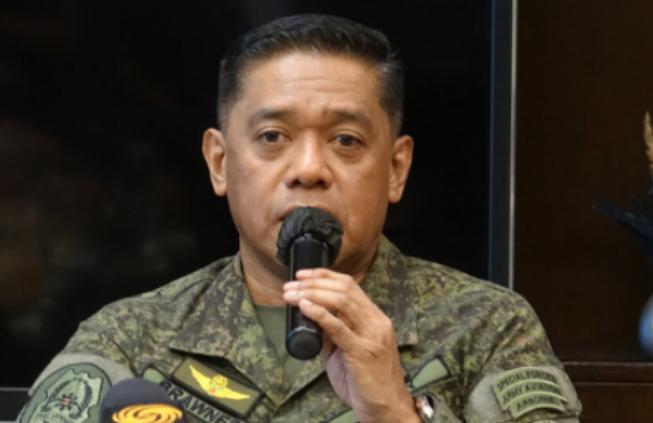 5 月 14 日，菲律宾武装部队总参谋长布劳纳突然召开记者会，当着所有媒体的面，