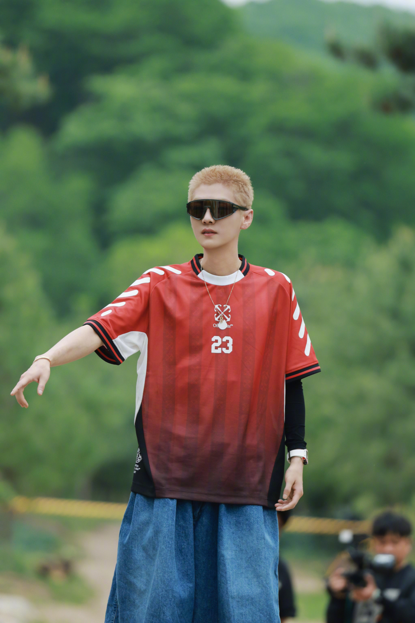鹿晗  全世界最帅的墨镜鹿