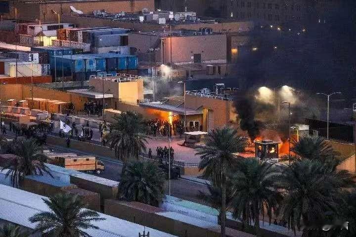 绿区安全神话彻底破灭！美国号称坚不可摧的堡垒级大使馆，被攻破！被吹上天的C-RA