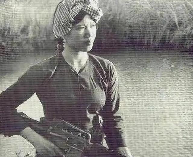 1975年，上百名美军惨死在越南美女特工阮文慧手下，美军悬赏10万未果，谁知4年
