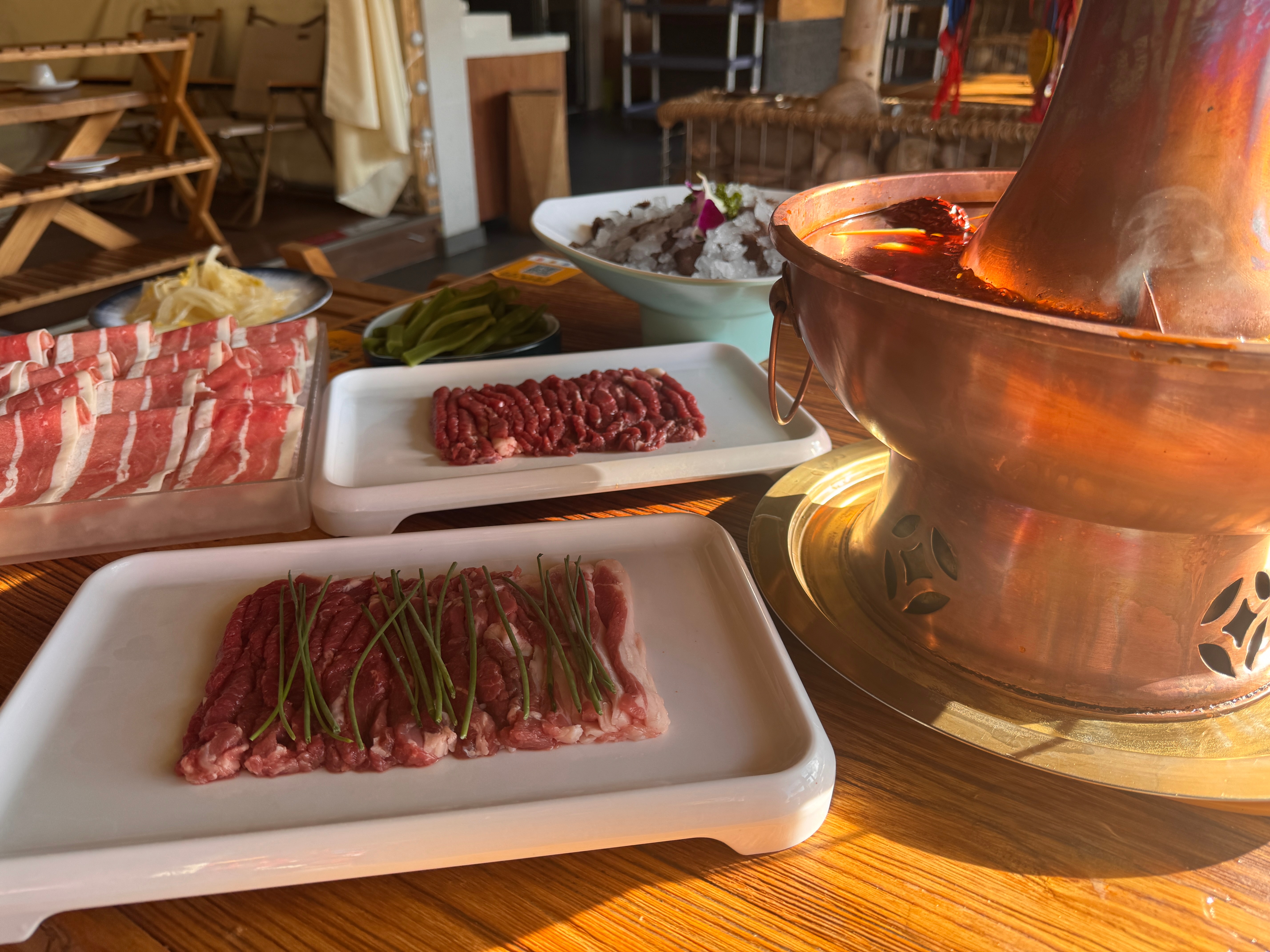 最近吃饭高碳高油太放纵了。回了北京我决定要回归干净饮食、一周不和人约饭就算约饭也