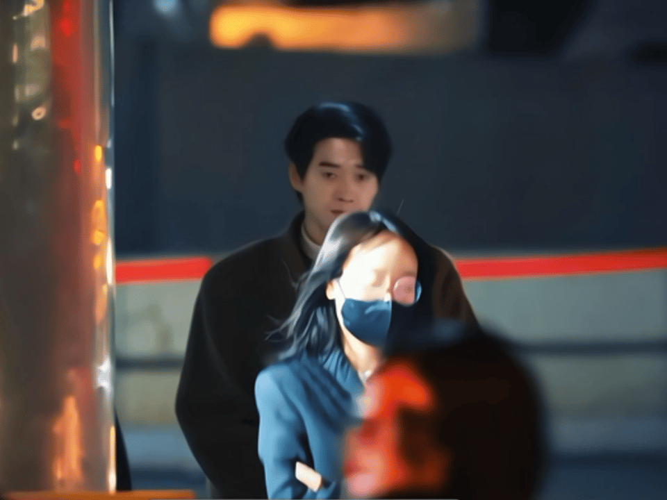 魏大勋的时尚魅力再次引爆潮流，魏大勋的时尚魅力不仅在于他的外表，更在于他的内在气