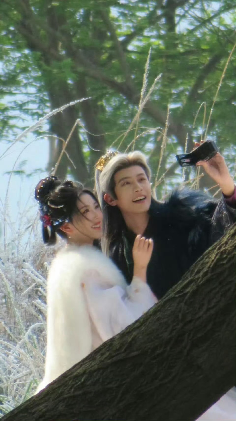 天呐，《你好星期六》合照拍立得曝光～“不齐而俞”新合照增加“hi6”版本！今天的