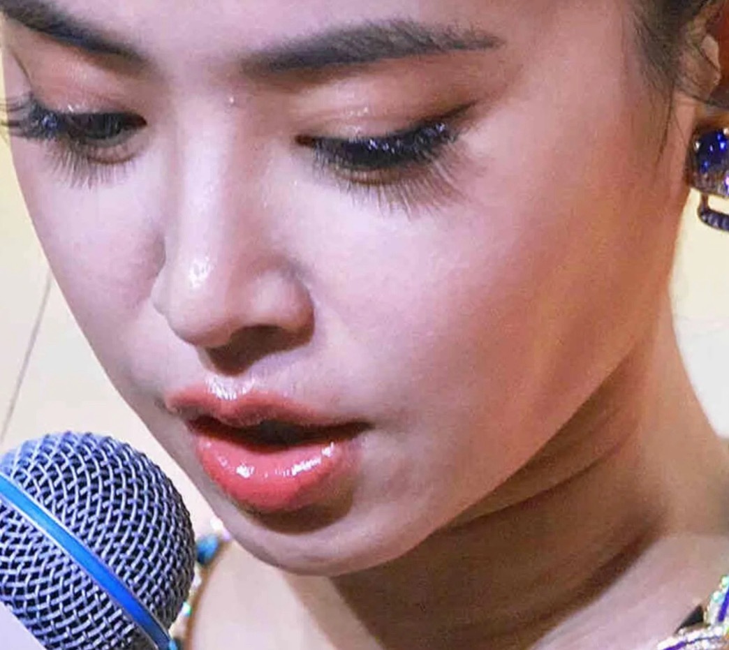 蔡依林这么权威也要贴双眼皮贴嘛 