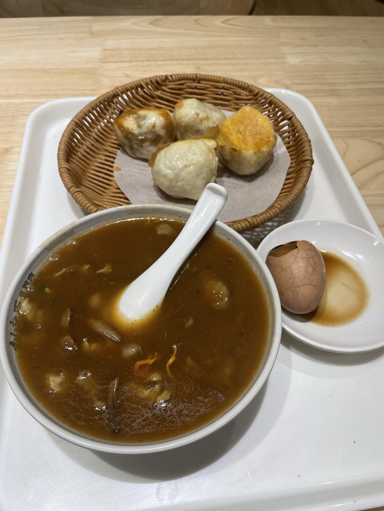 秋日生活打卡季今早的早餐，送完娃后吃个胡辣汤，太美了