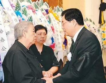 深切怀念英明领袖华主席[祈祷][祈祷][祈祷]