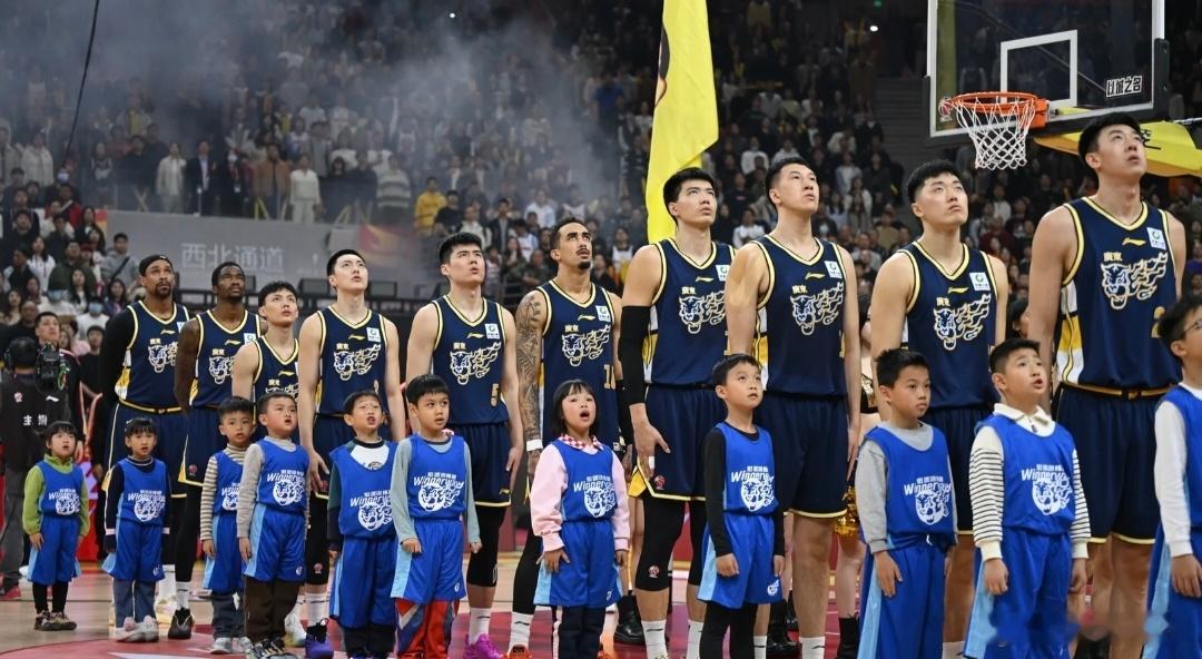 CBA第一阶段结束，广东队以17胜6负排在全联盟第三位，大家对球队这个成绩满意吗