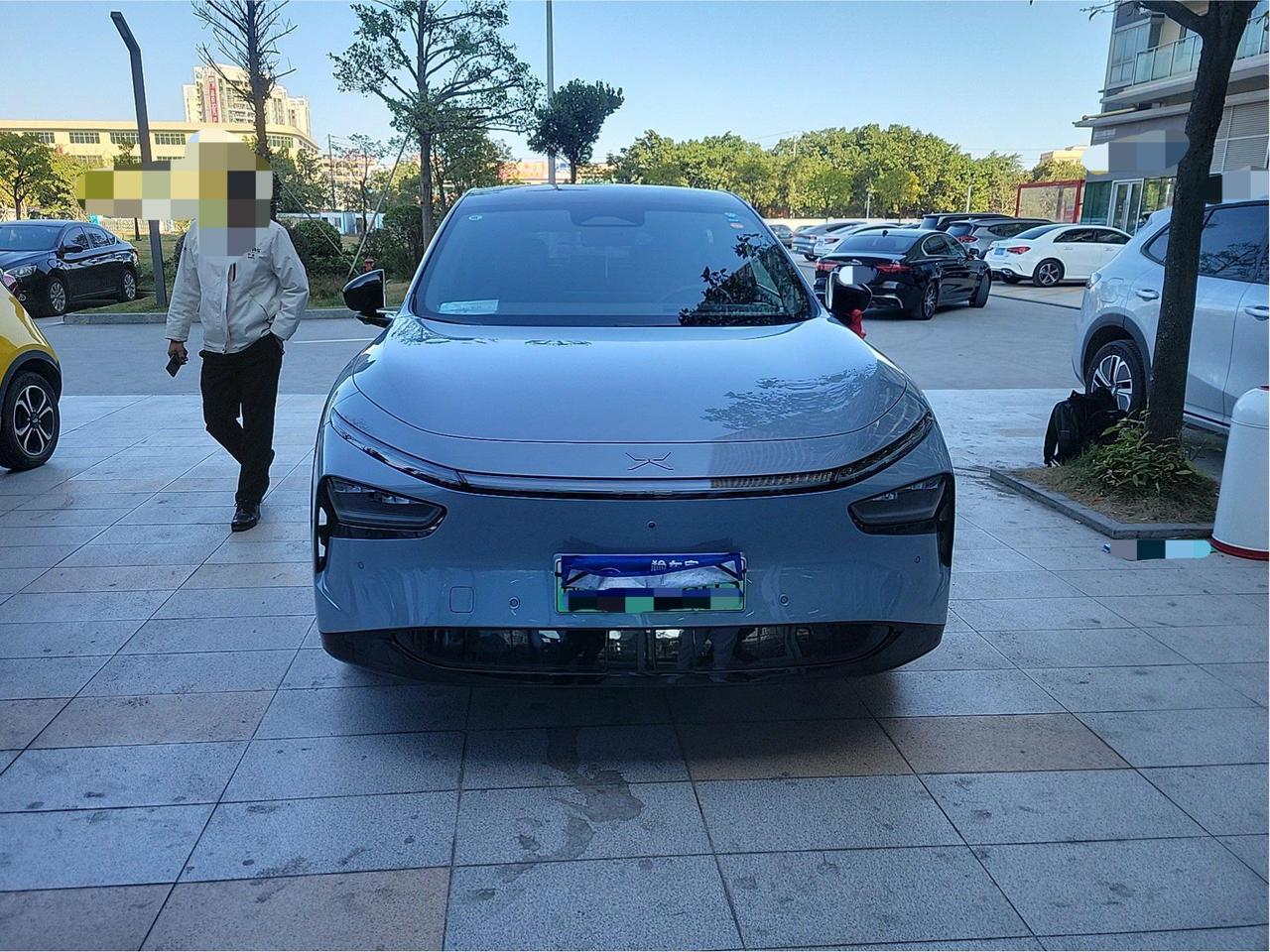 小鹏G7很好，开八个月就卖？
前两天验了一台小鹏G7，2025年6月上牌的702