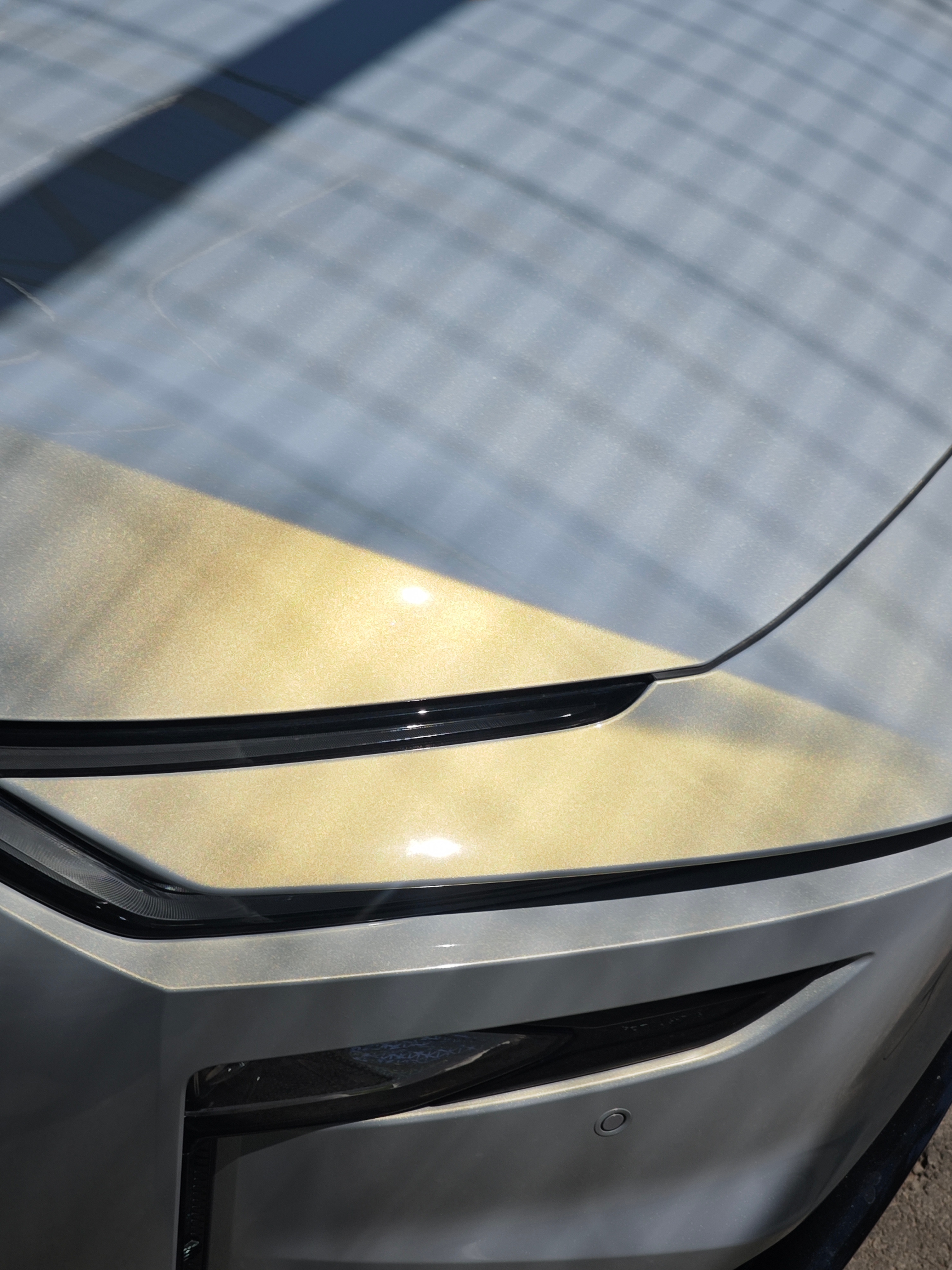 猜车漆颜色，这颜色真够劲，金色传说～ 