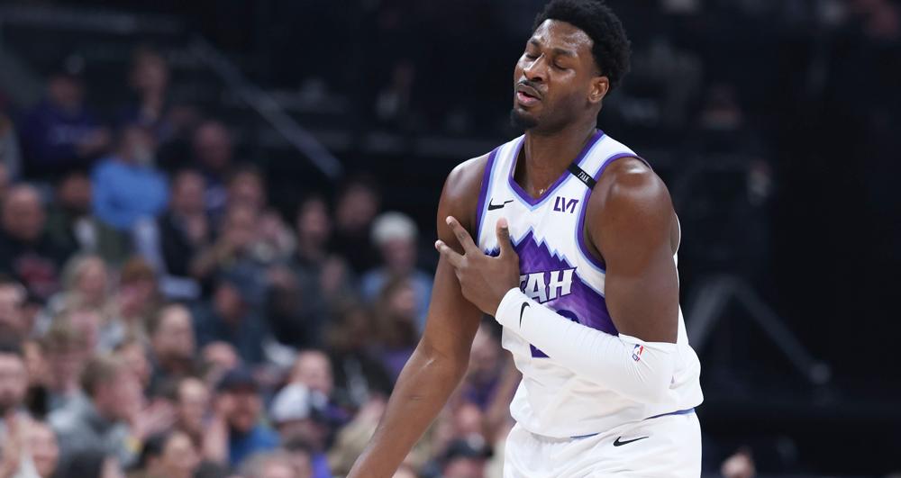 犹他爵士周二宣布，小贾伦·杰克逊已接受膝部手术，清除左膝内的一处异常增生组织。