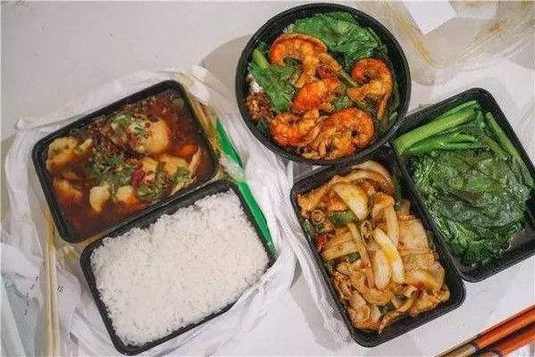 多少次，你盯着手机屏幕咽了咽口水，手指悬在“下单”按钮上方。

看不见的后厨，是