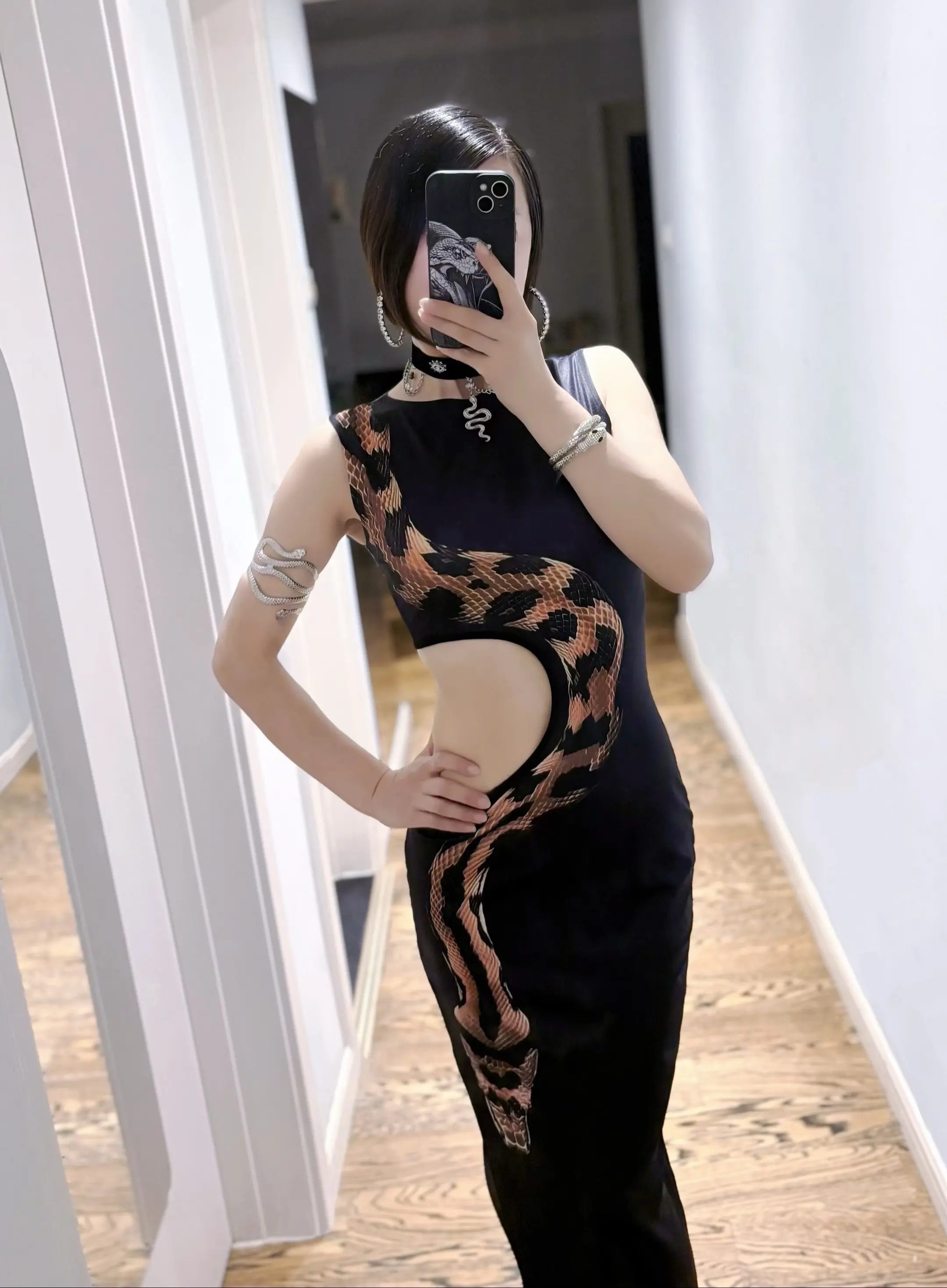 全世界的水都会重逢，北冰洋与尼罗河会在湿云中交融，即使漫游，每条路都会...