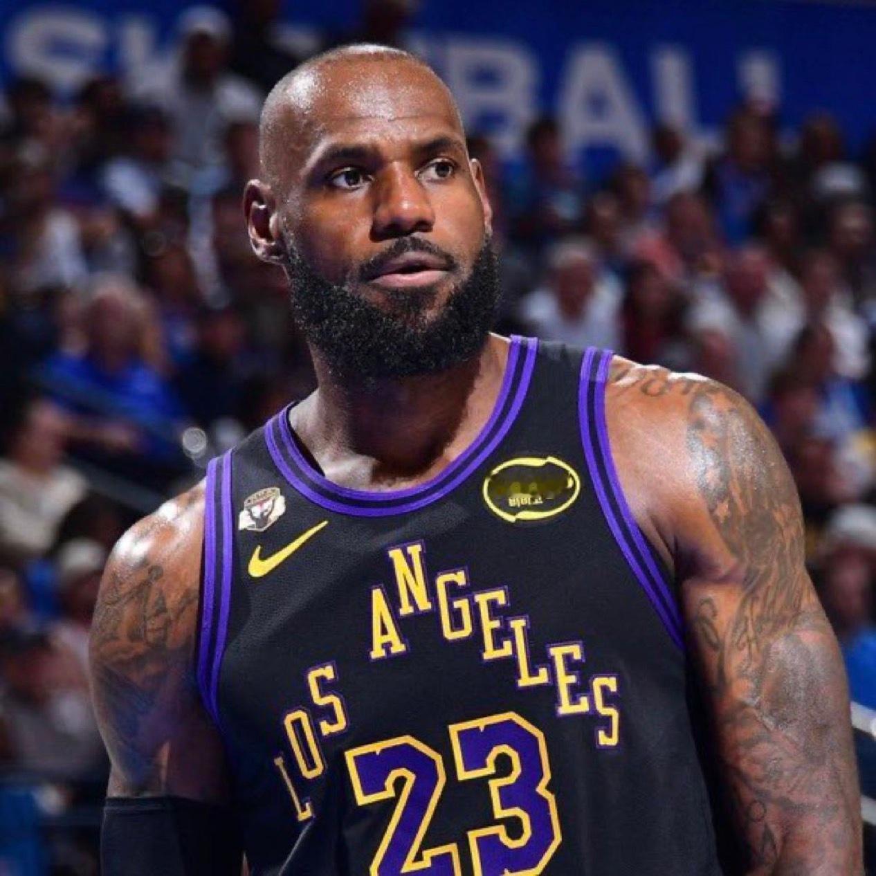 前NBA球员埃迪·A·约翰逊谈到詹姆斯：“我们再也不会看到这样的篮球运动员了。玩